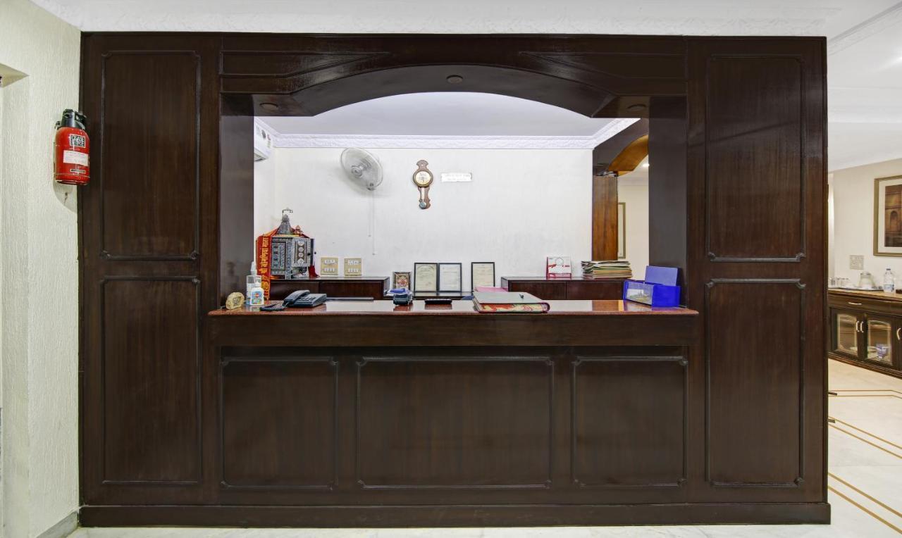 Itsy Hotels Arien International New Delhi Exteriör bild