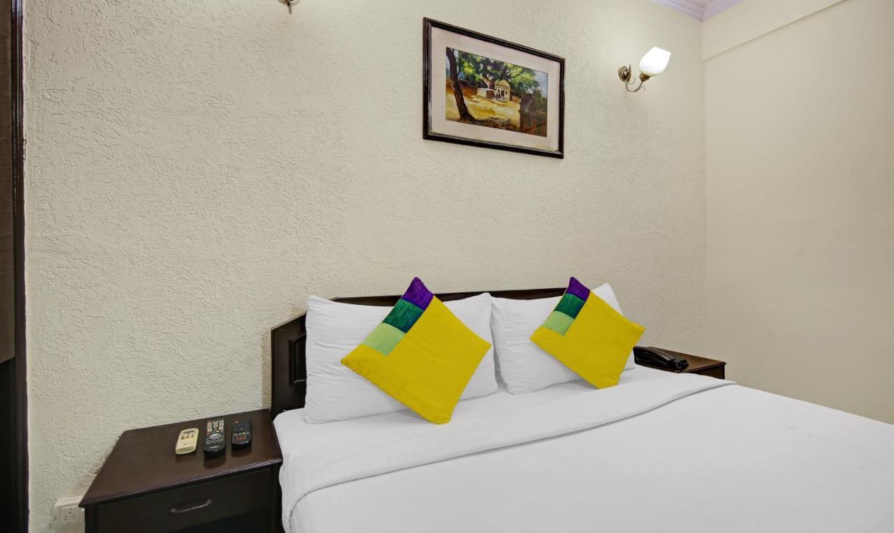 Itsy Hotels Arien International New Delhi Exteriör bild