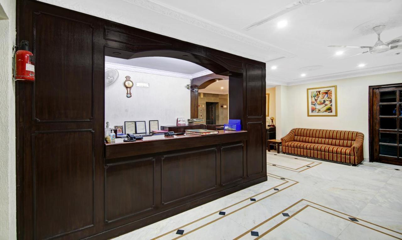 Itsy Hotels Arien International New Delhi Exteriör bild